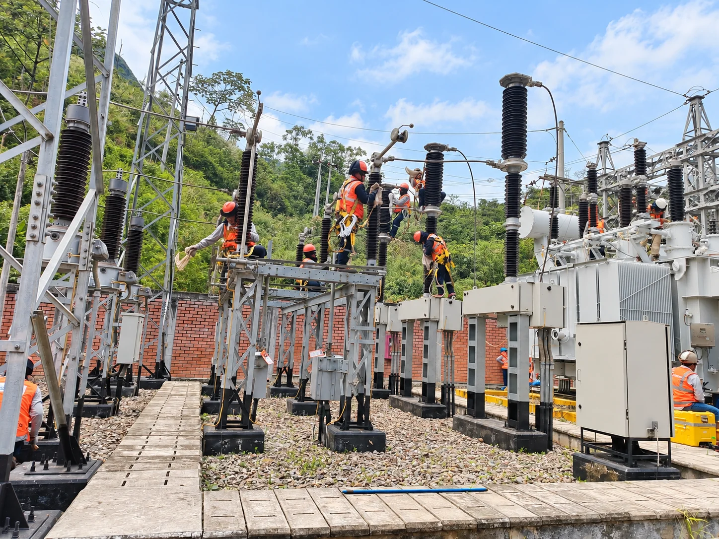Trabajos de mantenimiento de instalaciones eléctricas